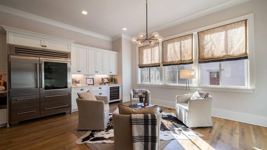 Sitting area in Breakfast area of kitchen.