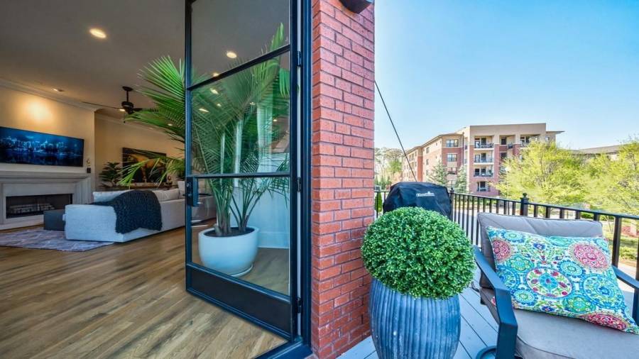 Corner balcony off living room.