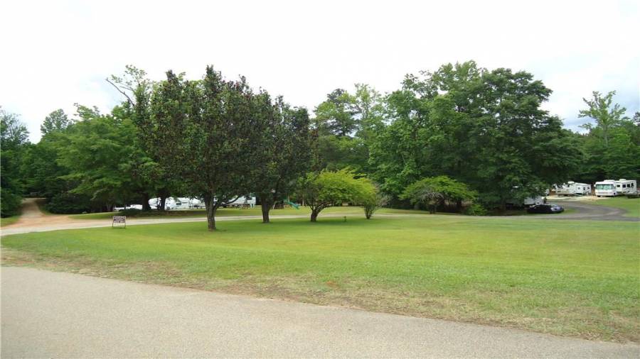 3 Creek Complex - RV parking