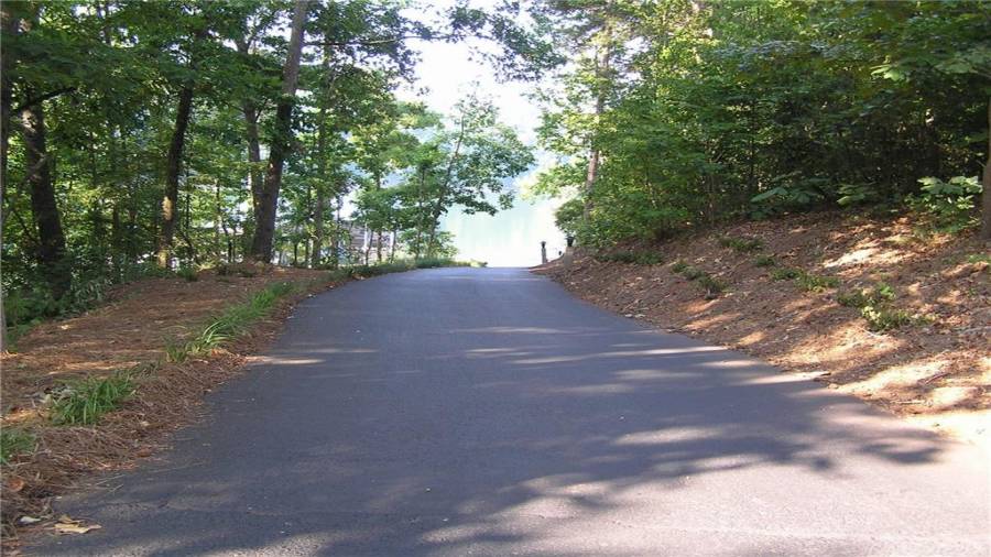 Paved Walking Trails Along the Lake