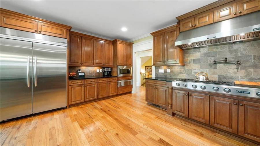 Built In Stainless Jenn- Air Appliances and wall mounted Pot Filler!