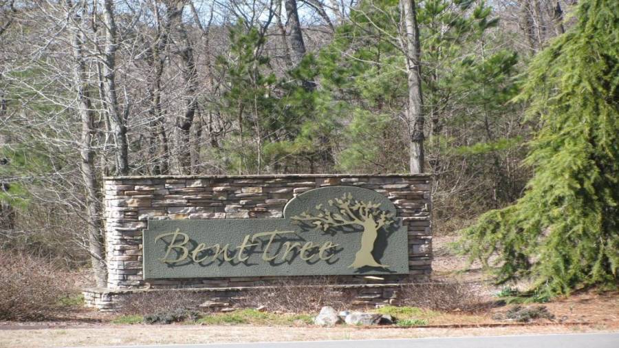 Bent Tree entrance off of Cove Road.