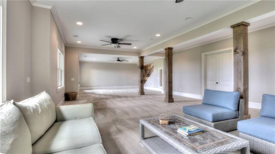 So many possibilities here! Double doors open to a Workshop/Storage area.