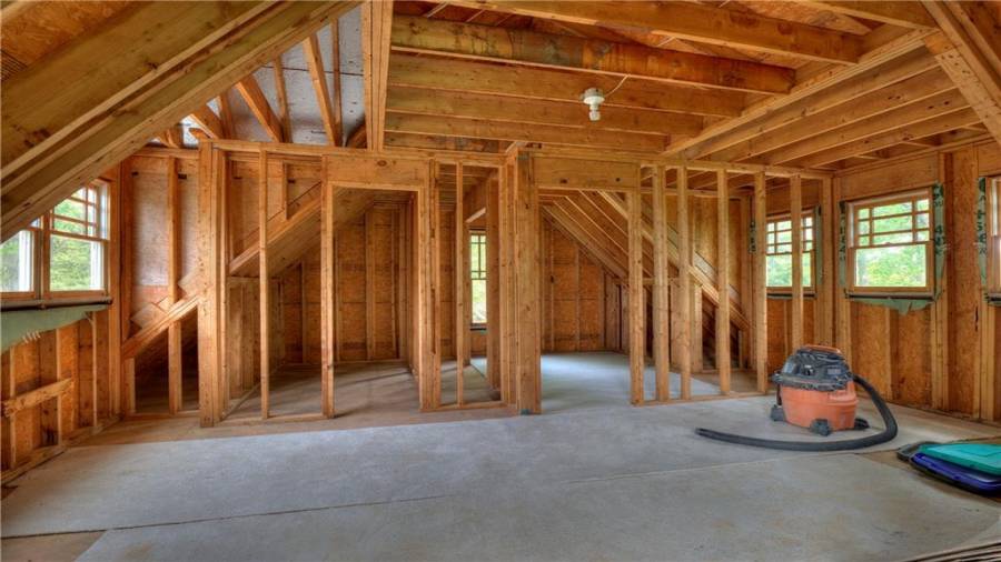 Unfinished bonus space above detached garage. Can be finished or use for storage