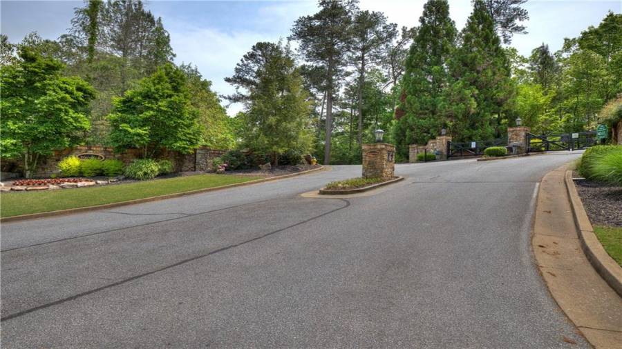 Gated Entrance. Entry by owner fob or code. Convenience: be on I-75 in five minutes!