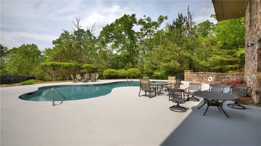 Waterside Swimming Pool