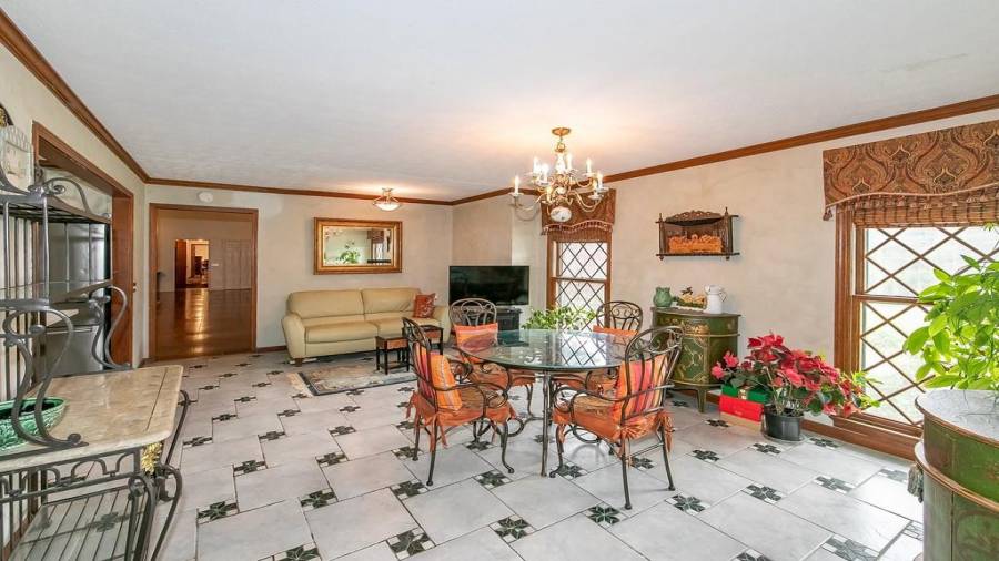 Keeping room/breakfast room