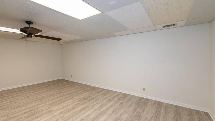 Terrace level bedroom