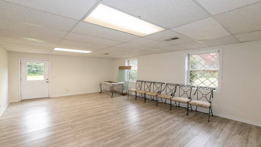 Terrace level bedroom