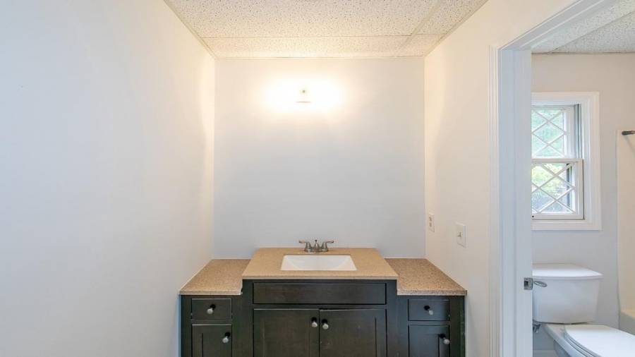 Terrace level private bath