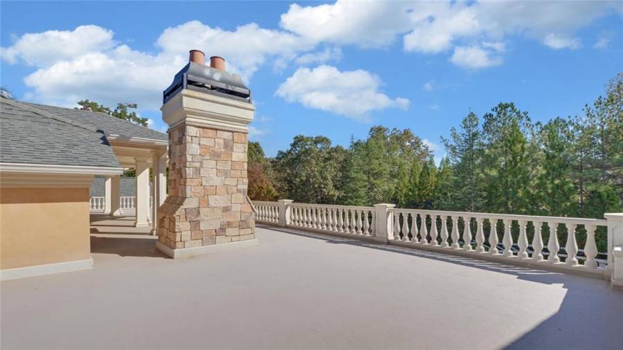 A short walk on the veranda leads you to the private in-law suite that can also be accessed from the garage below.