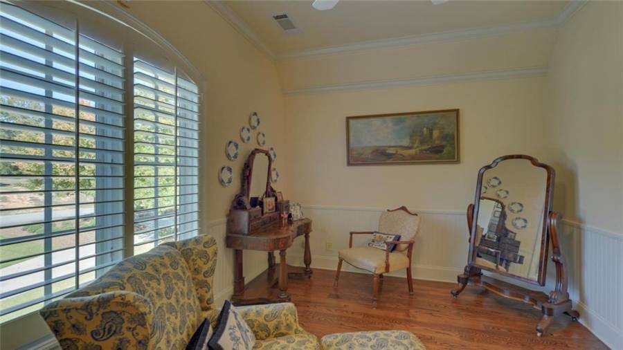 Additional sitting area in the in-law suite / studio.