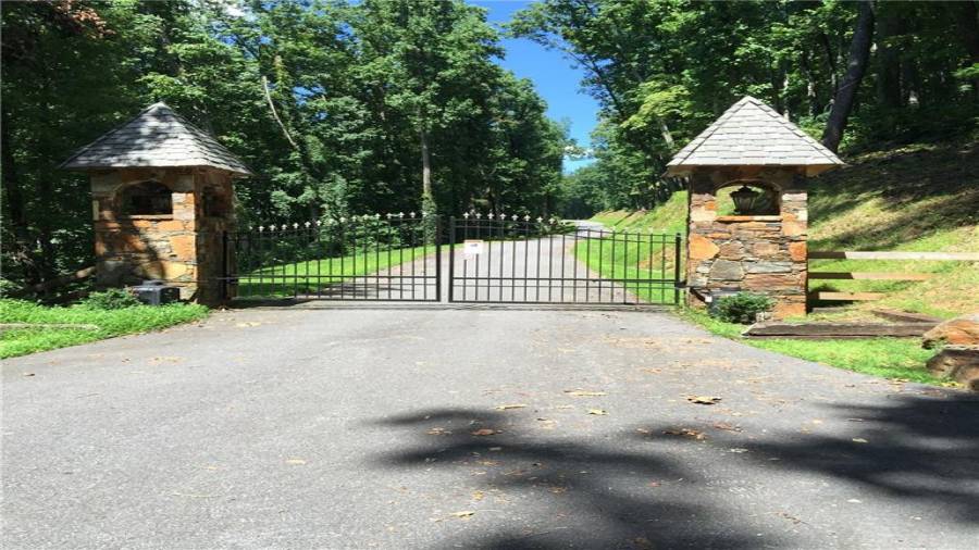 Front entranceway to the subdivision!