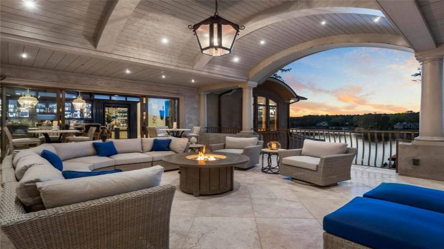 Endless possibilities for indoor outdoor entertaining with incredible sunsets.