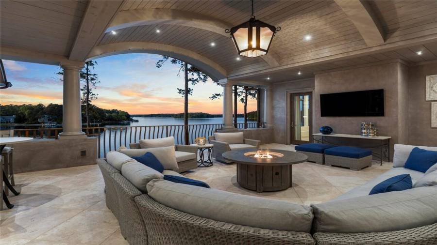 Incredible sunsets by the fire on the covered upstairs patio.