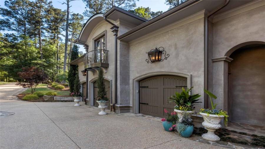 Spacious carriage apartment located above the garage.