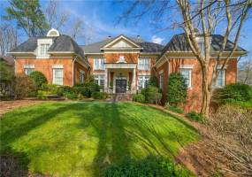 Welcome to 4705 Polo Lane, located in the heart of Vinings!!  All brick, traditional style and very stately!