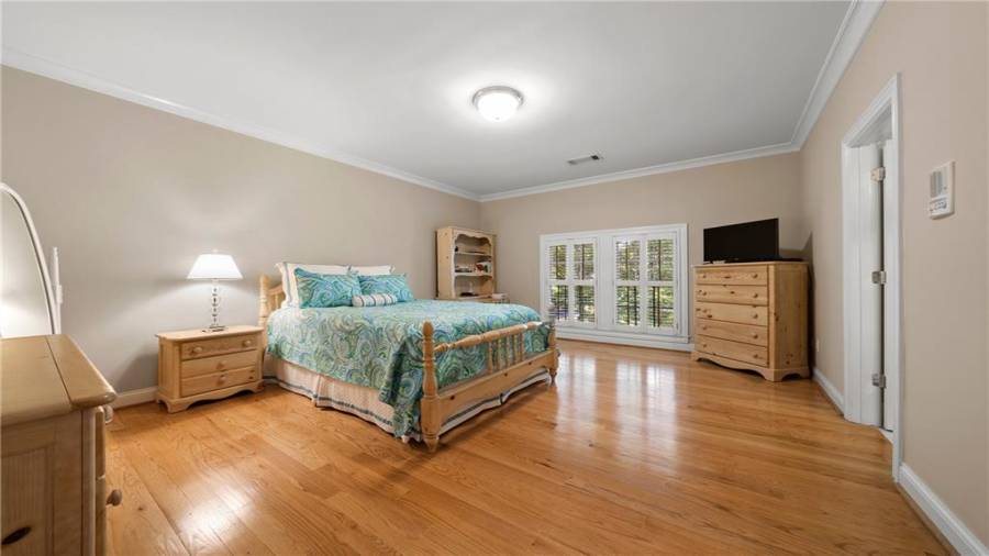 Additional bedroom which has a full bath and also a sitting room which is perfect for reading, doing home work or relaxing.