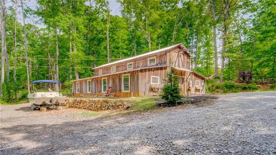 Working barn with apartment/loft above