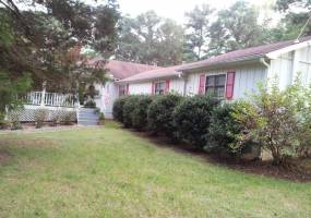 View of front of home.