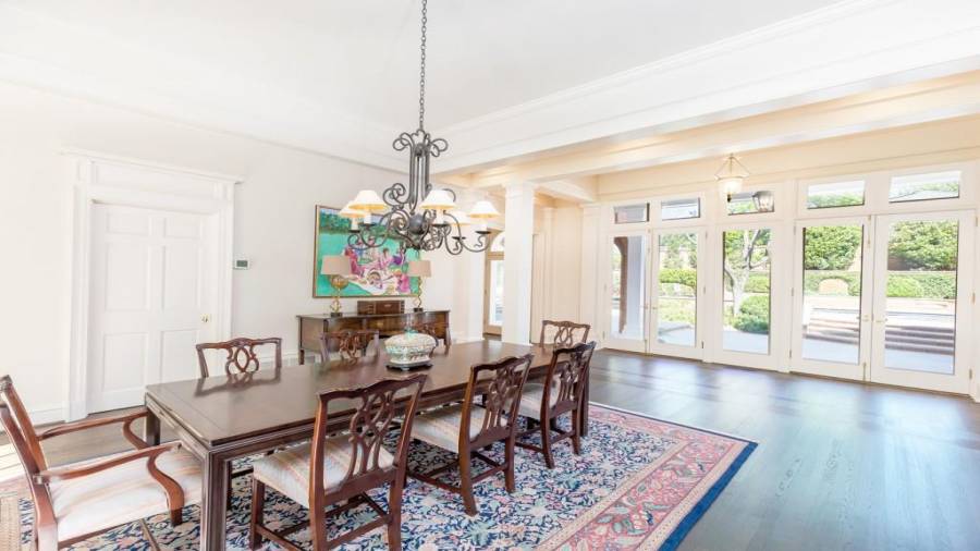 Dining Room out to Patio