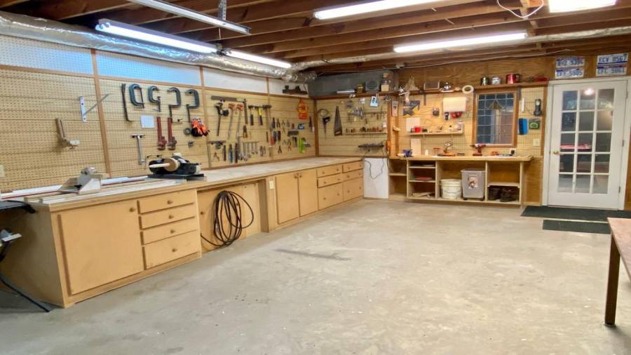 You will enjoy the Built in Cabinetry for this work station location