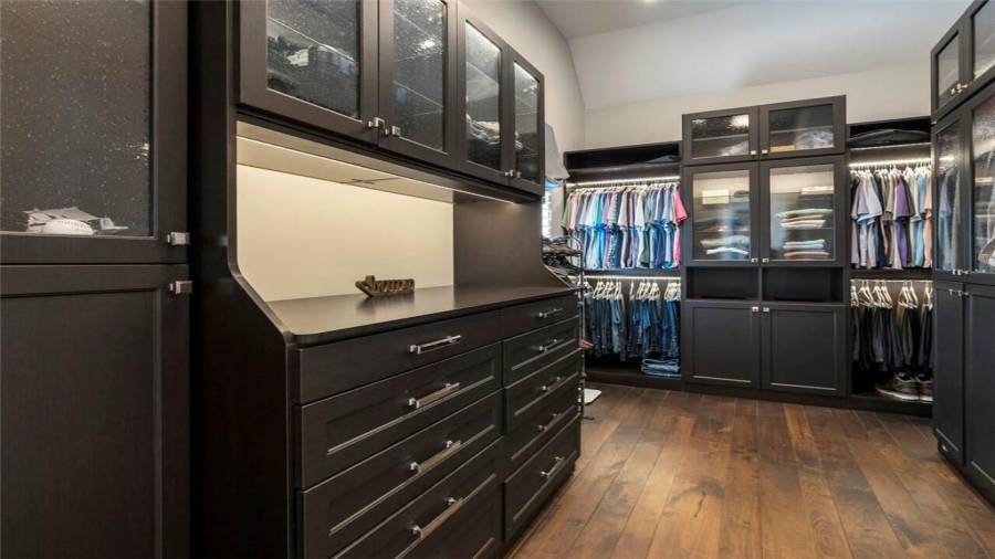 Dual dressing rooms.