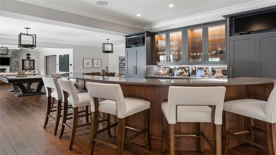 Full bar with counter seating.