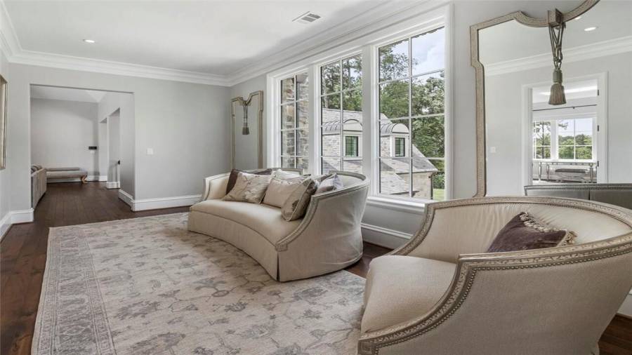 Guest wing with four additional bedroom suites.