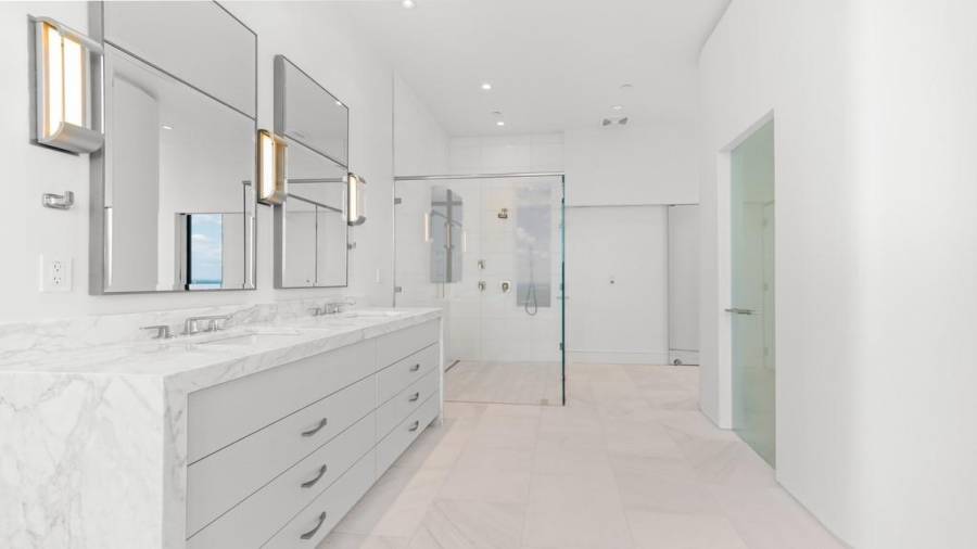 Ensuite for Bedroom #3.