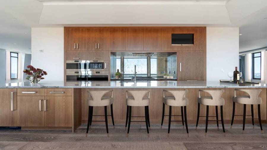 Virtually Staged Representation.