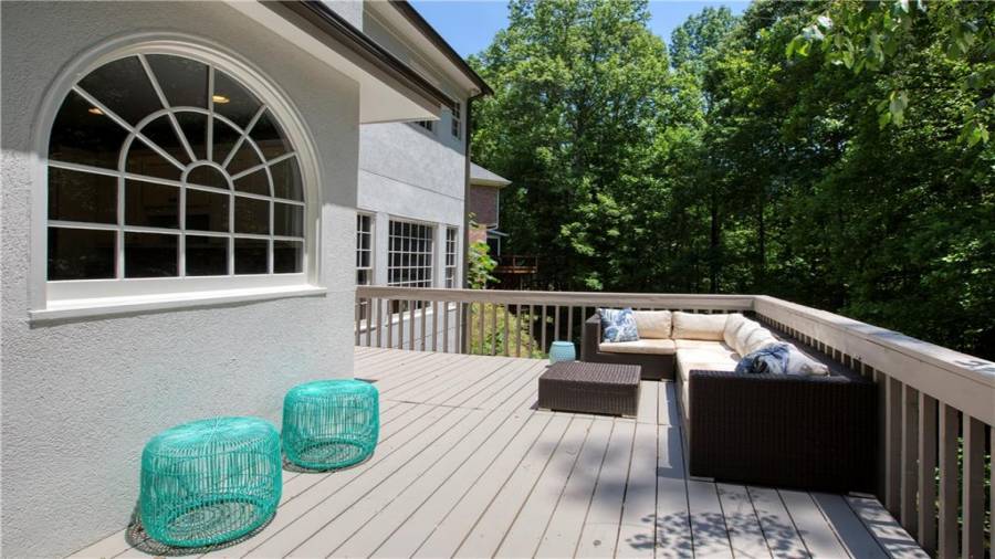 Oversize upper deck with private views of the wooded backyard!