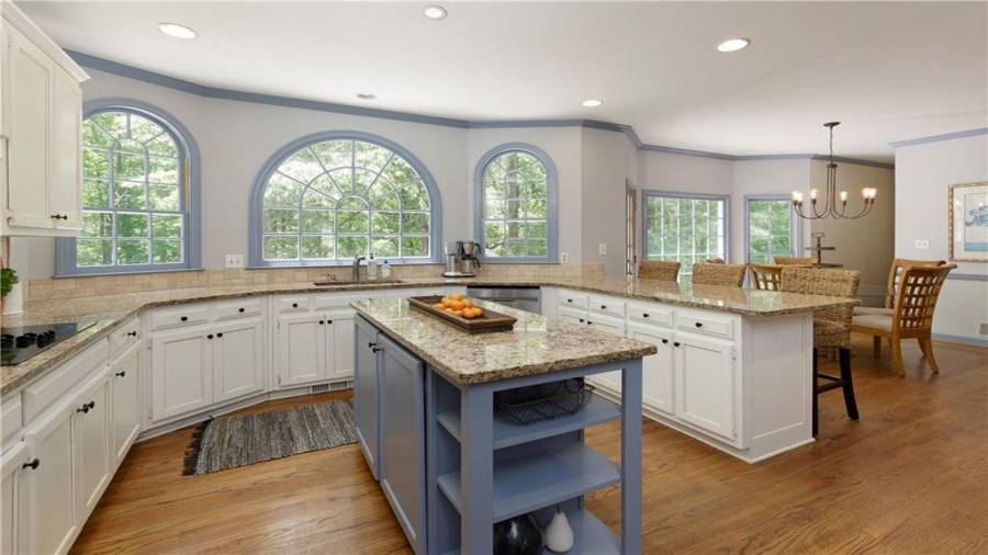 Expansive kitchen for entertaining groups of all sizes.