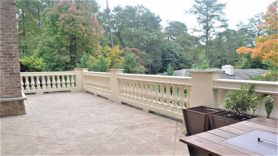 Balcony on main level