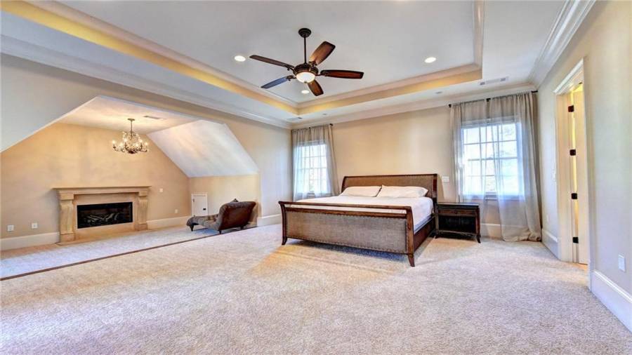 Master BR with large sitting area