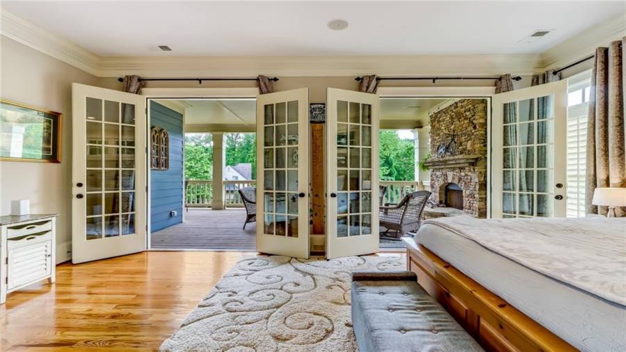 Owners retreat indoor-outdoor lifestyle