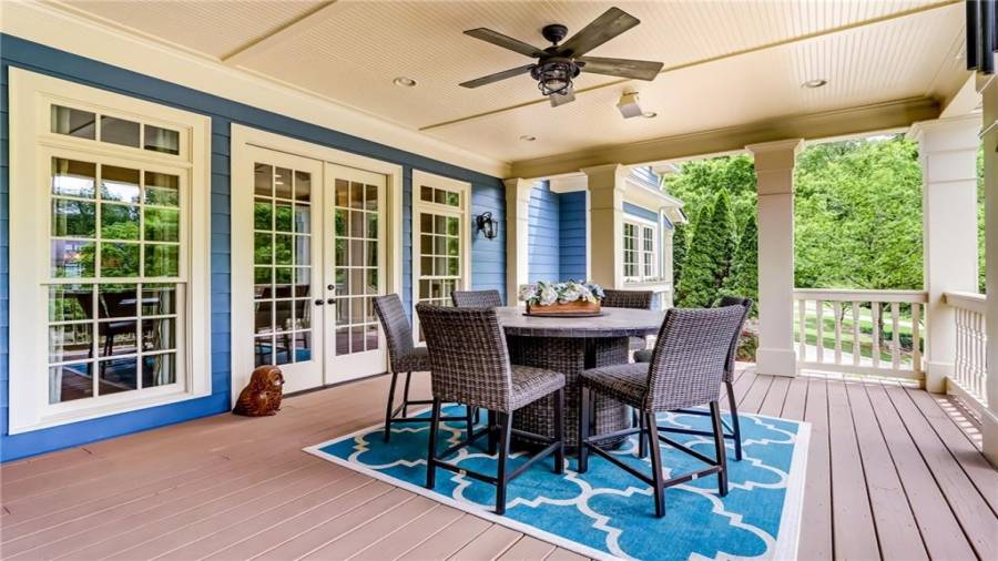 Wonderful outdoor dining on the front porch.