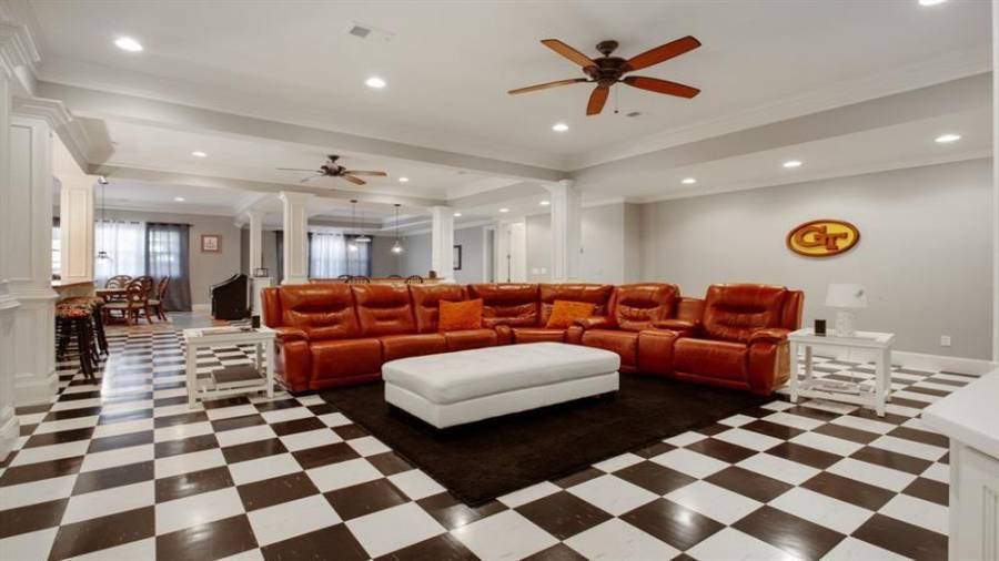 Basement media entertainment area