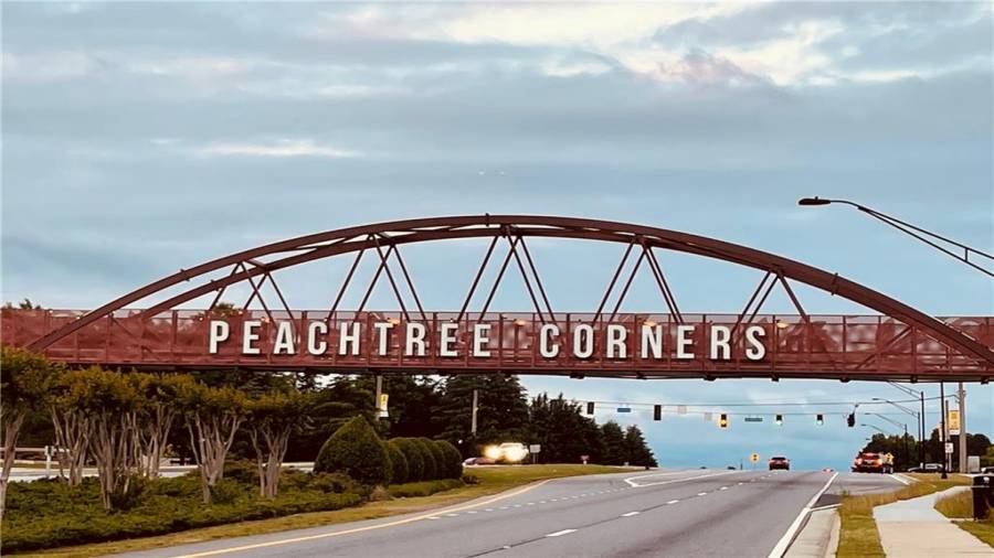 Beautiful new bridge to safely cross over from the shopping & dining of the Forum to the new Town Center.