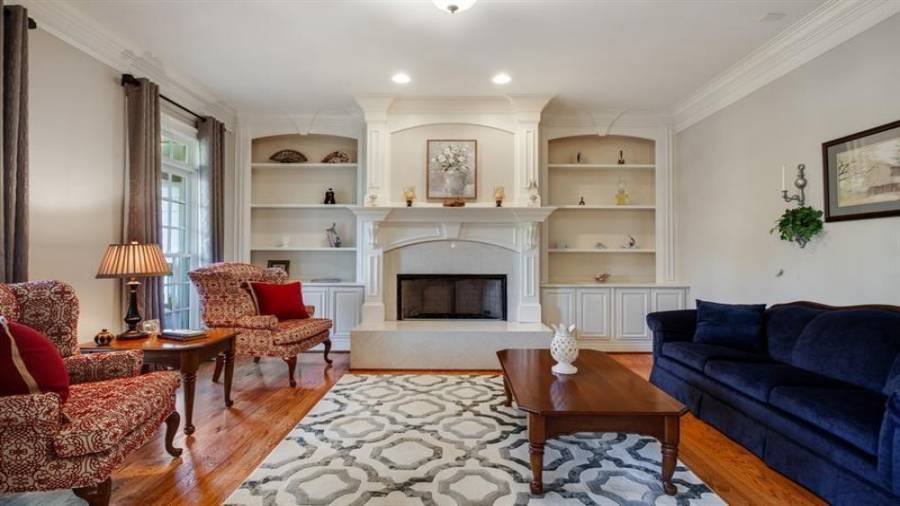 Formal entertaining area