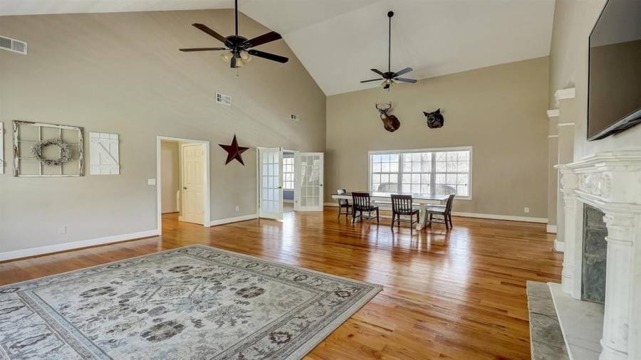 6244 Grant Ford Road - Living Room