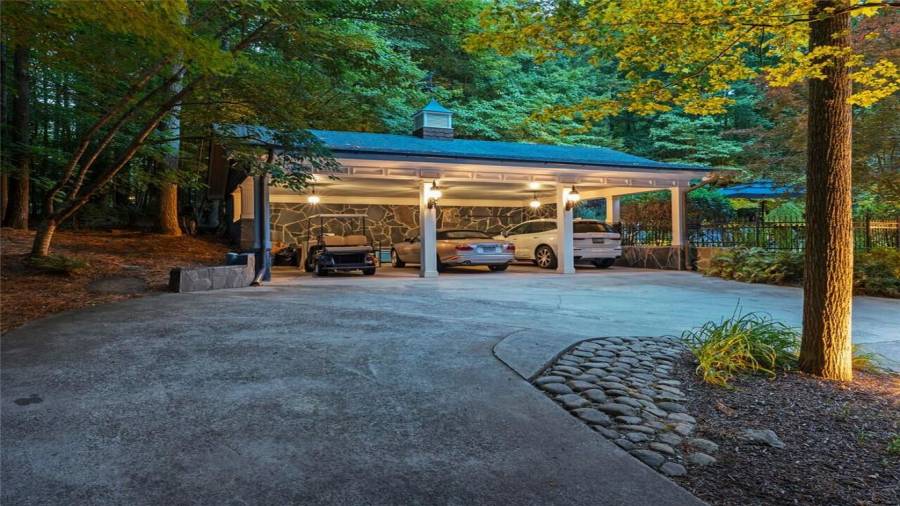 3 car carriage house