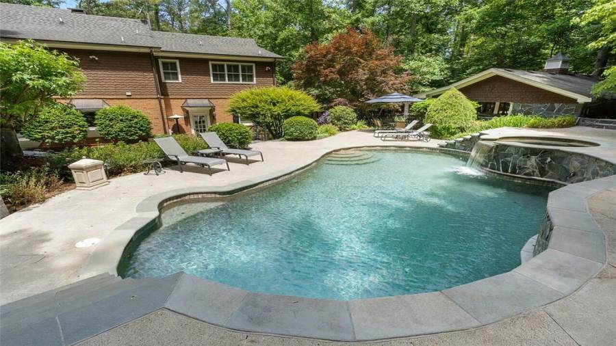 Endless privacy with luxury resort feel