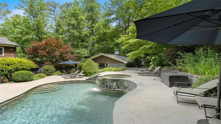 Close your eyes and just relax...