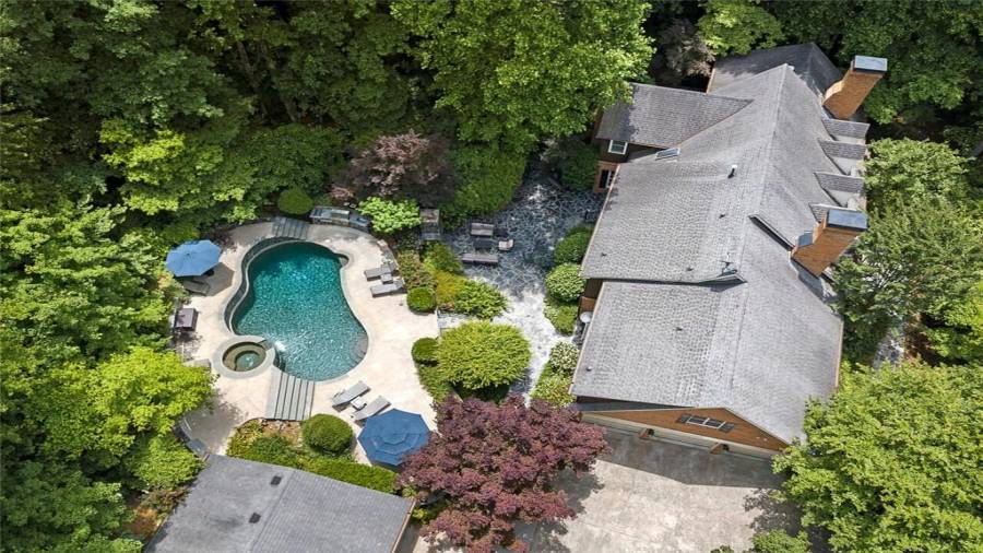 Professionally maintained & landscaped grounds.