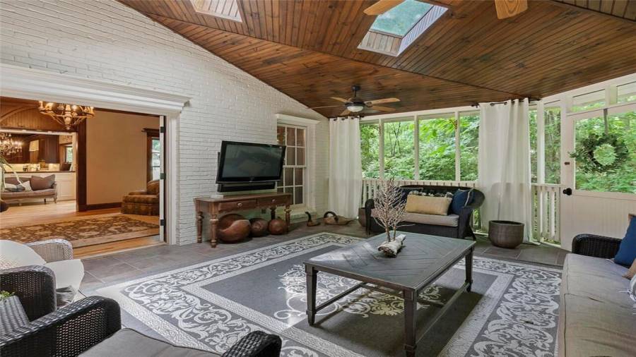 Fall & football go hand in hand perfectly here