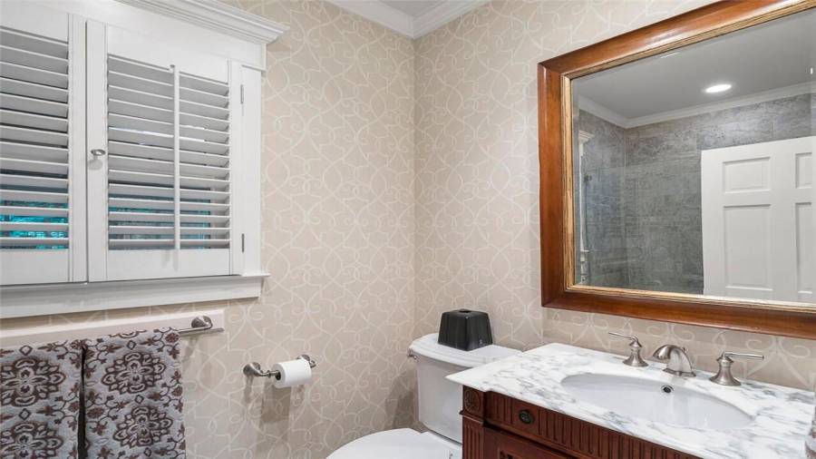 En suite main level bath