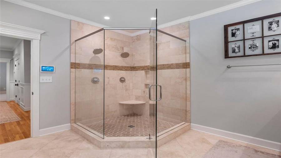 Beautifully tiled w/dual shower heads