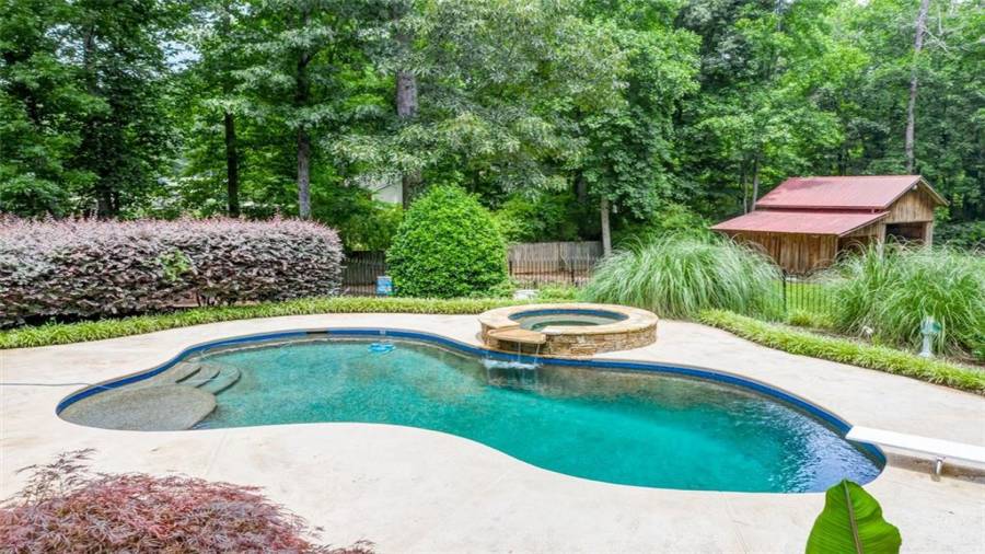 Saltwater, Heated Gunite pool/spa