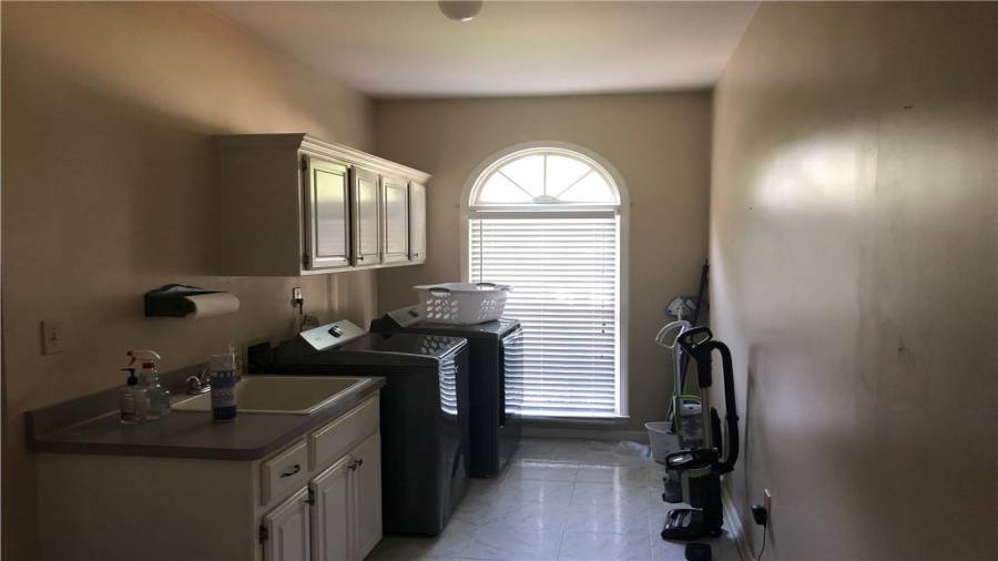 1683 Stonegate, Snellville, Georgia 30078, ,Single Family,For Sale,Stonegate,1000